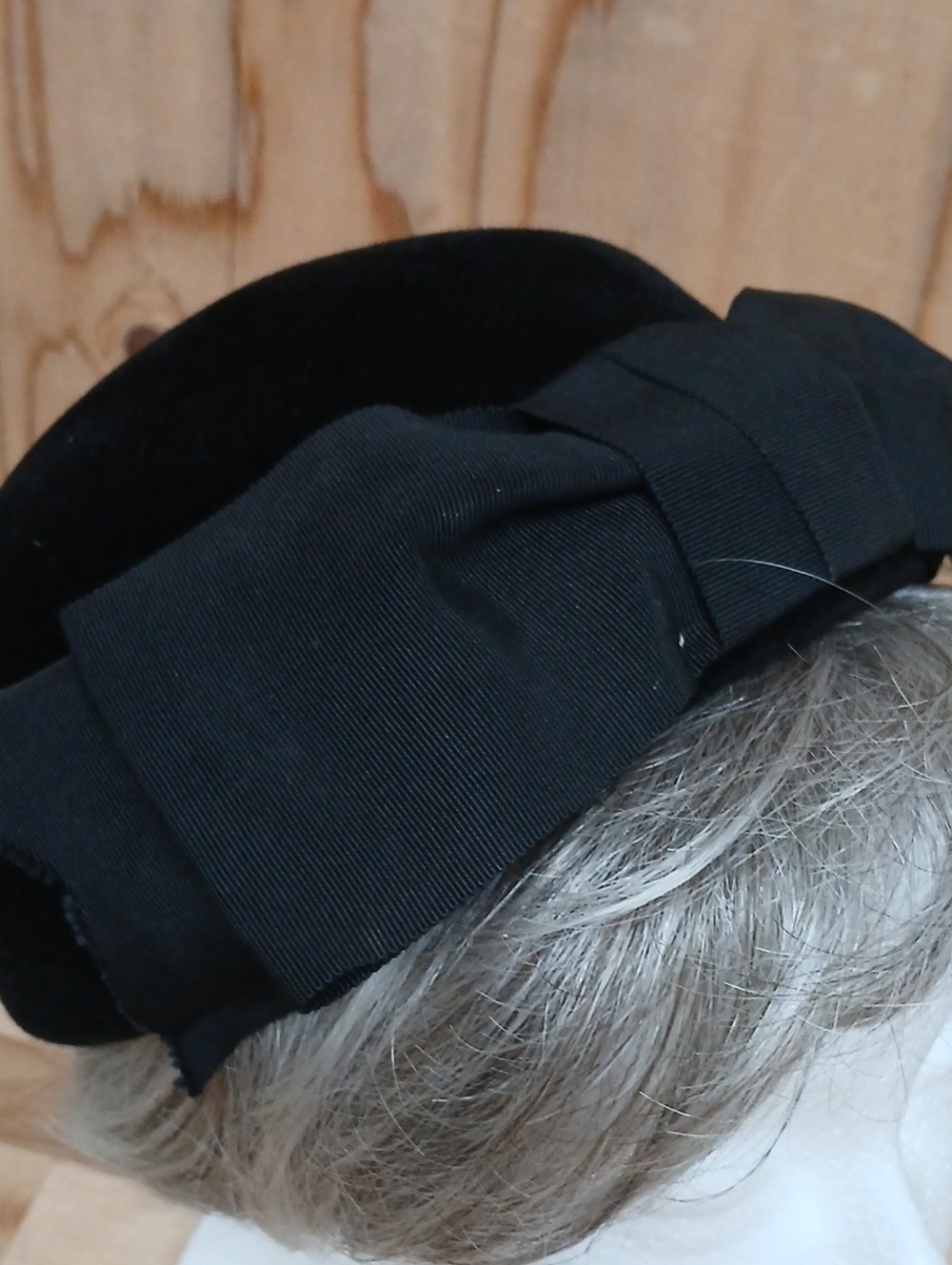 Vintage Union Made Ladies Black Hat with Bow - Picture 2 of 8